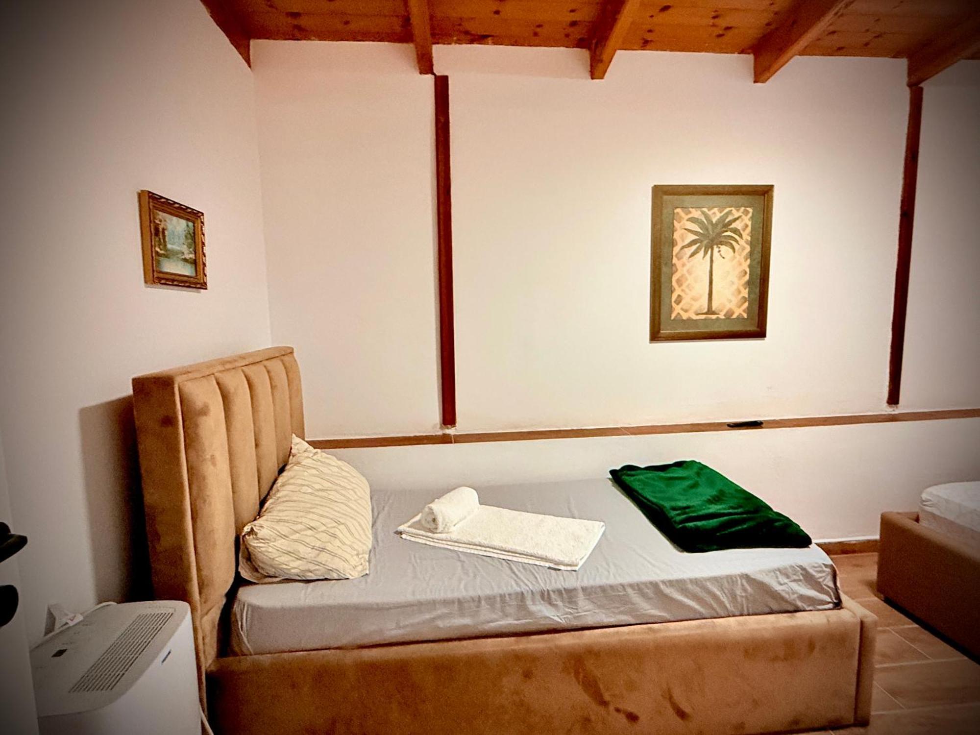 Vila Elezi Piqeras Borsh Extérieur photo
